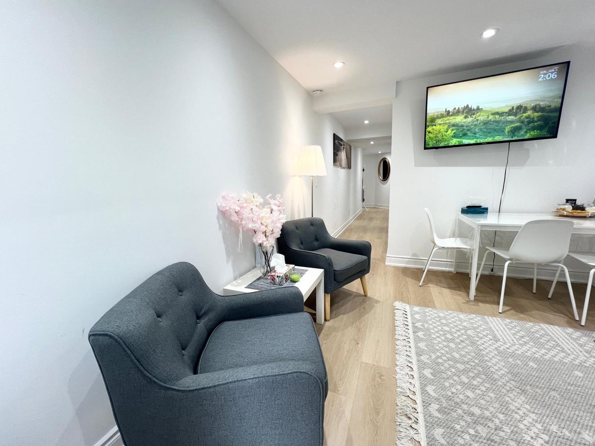 Cozy, Brand-New, 2Bdr,Walkout Apt, Free Parking Richmond Hill Esterno foto