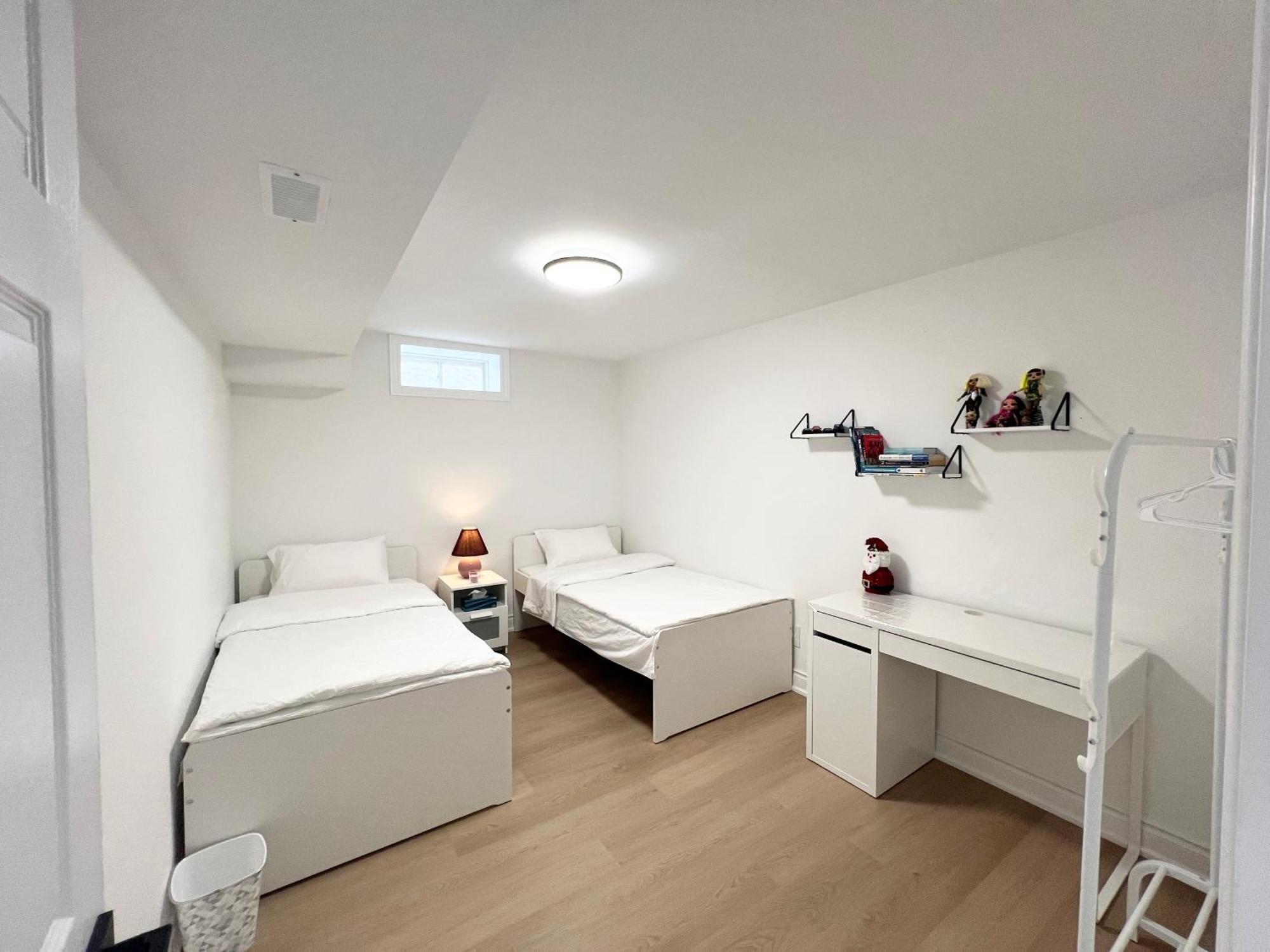 Cozy, Brand-New, 2Bdr,Walkout Apt, Free Parking Richmond Hill Esterno foto