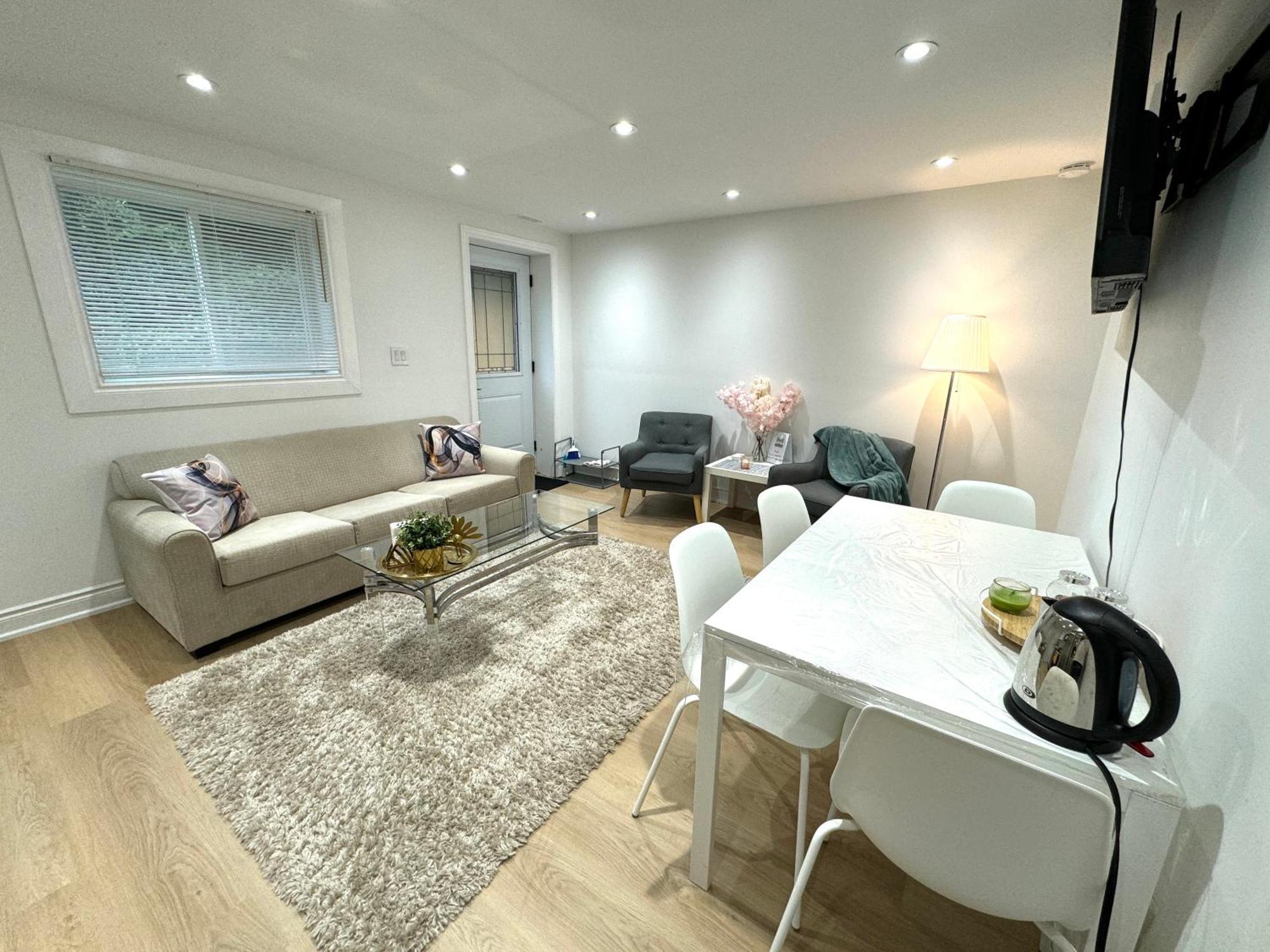 Cozy, Brand-New, 2Bdr,Walkout Apt, Free Parking Richmond Hill Esterno foto