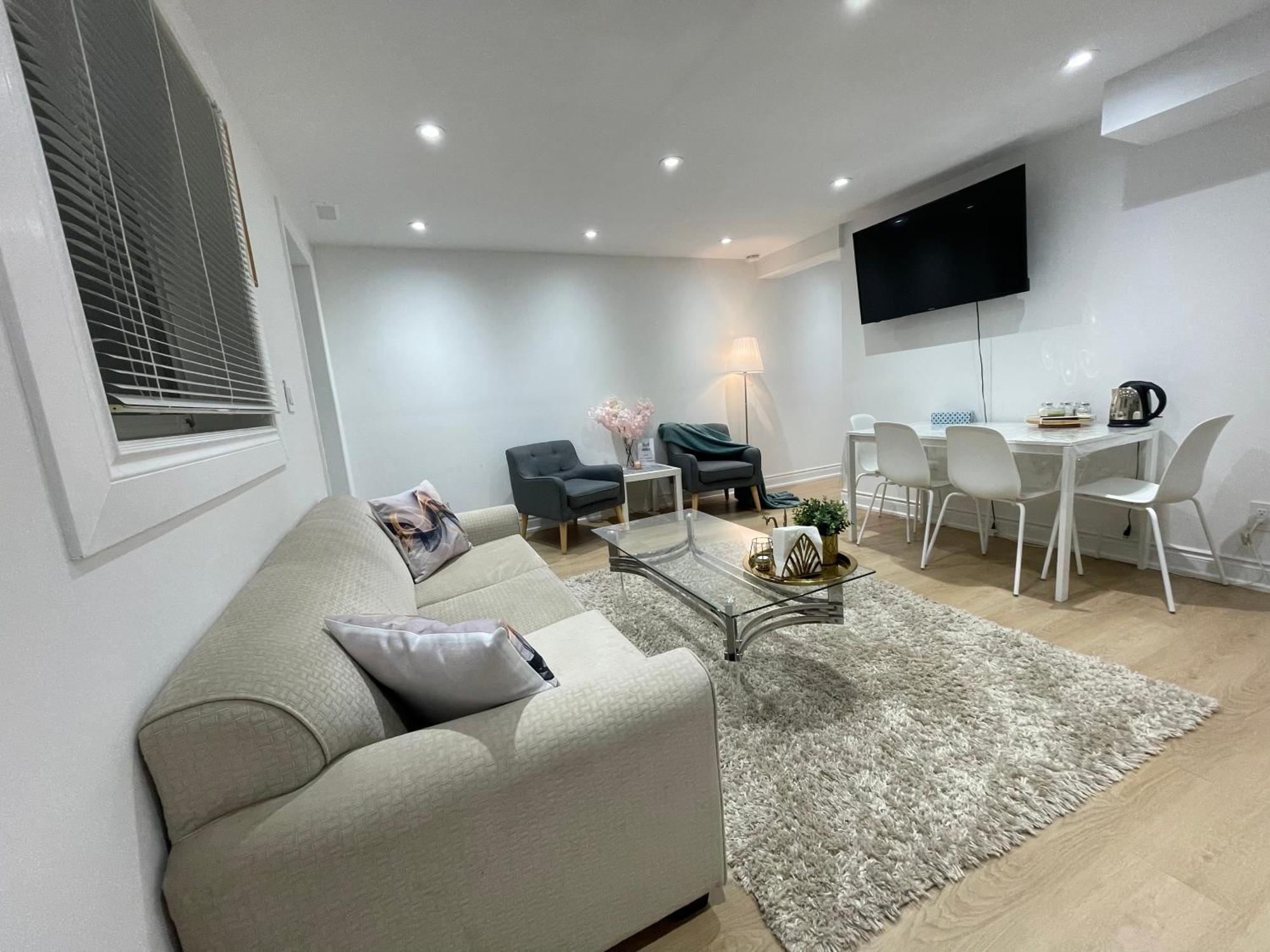 Cozy, Brand-New, 2Bdr,Walkout Apt, Free Parking Richmond Hill Esterno foto
