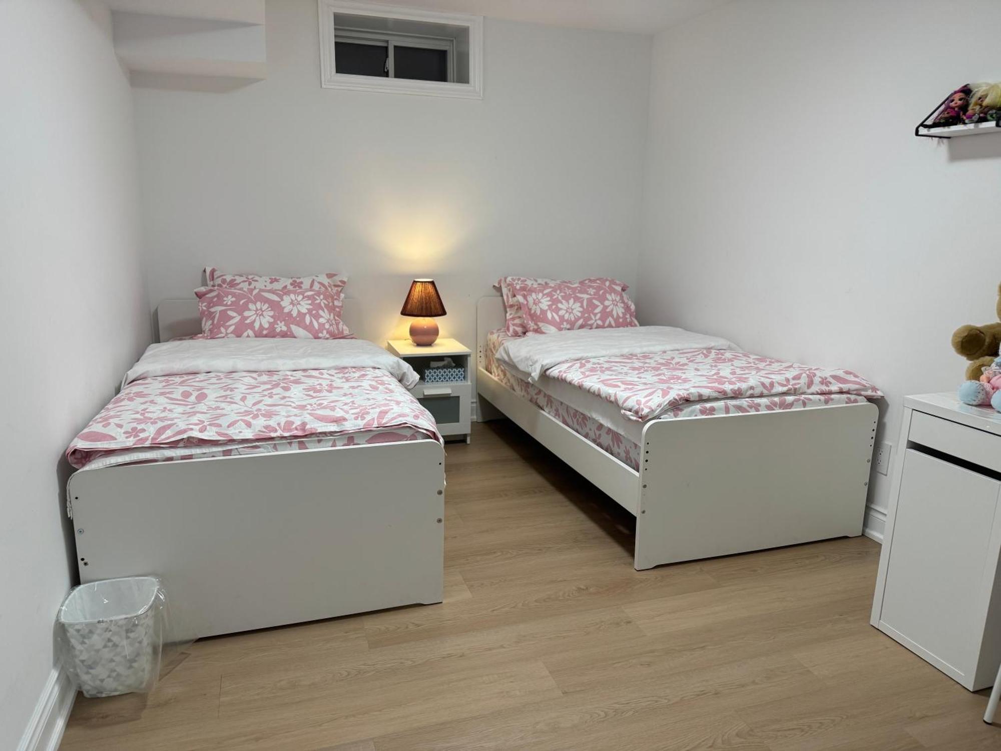 Cozy, Brand-New, 2Bdr,Walkout Apt, Free Parking Richmond Hill Esterno foto