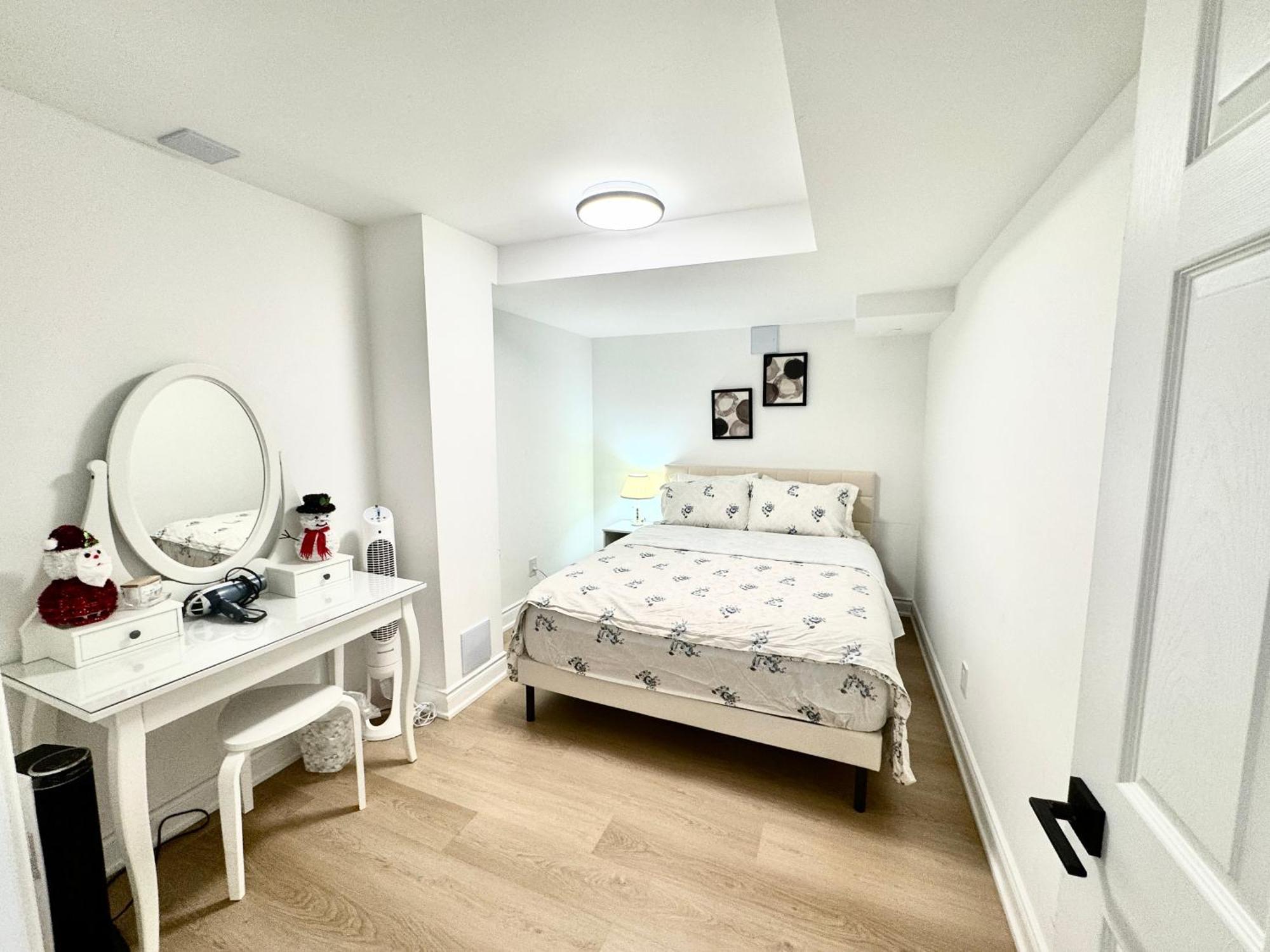 Cozy, Brand-New, 2Bdr,Walkout Apt, Free Parking Richmond Hill Esterno foto